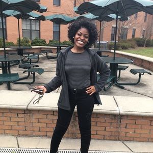 Meet your Posher, Adrienne